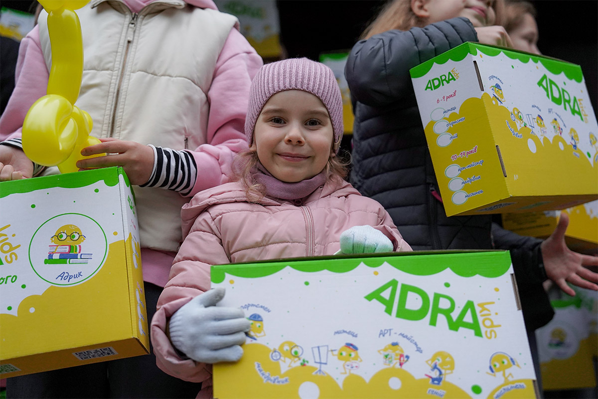 Дитячий психолог працює з родиною — програма ADRA Kids